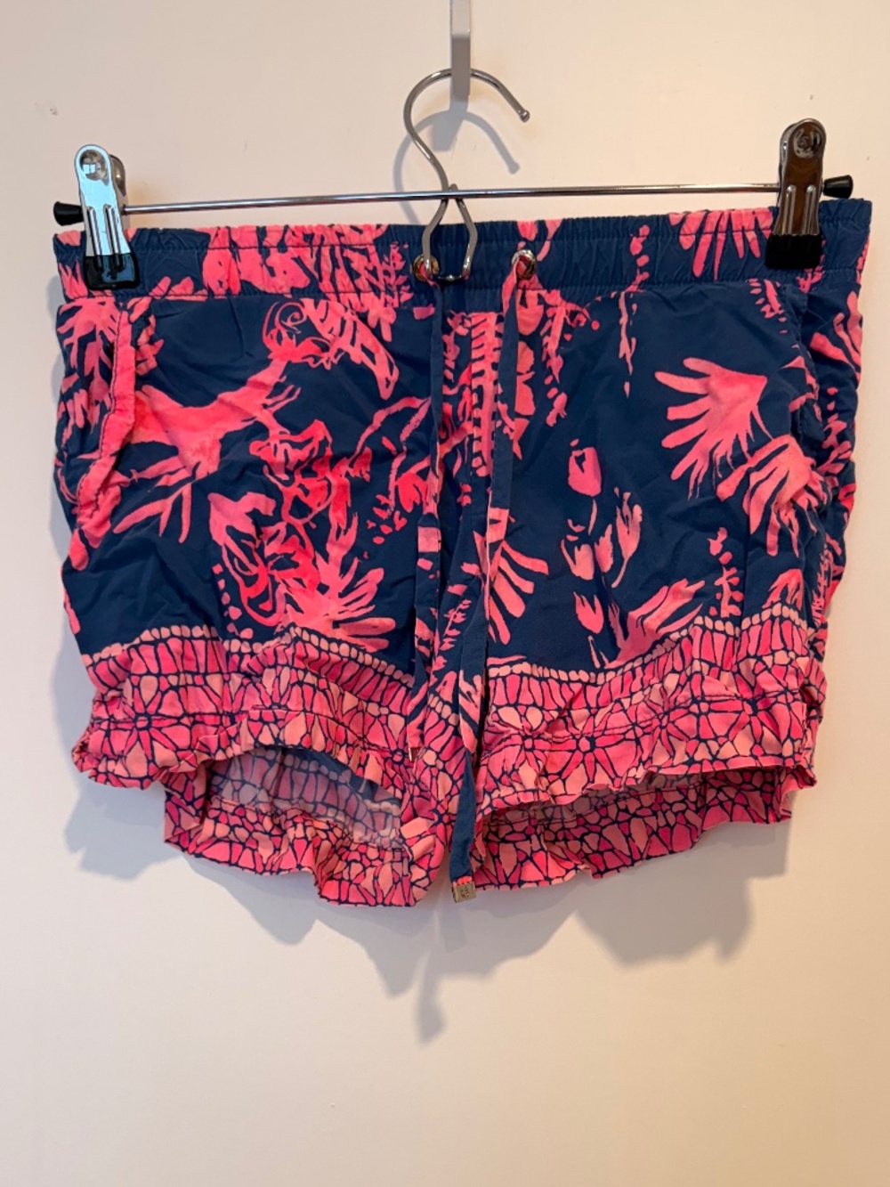 Lilly Pulitzer Pink and navy sport shorts xxs rayon